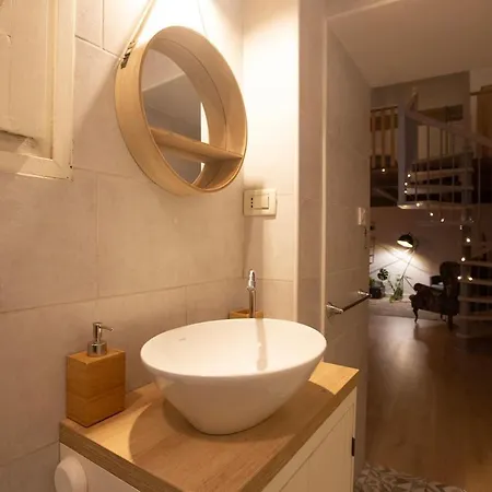 Castiglione35home, Bologna's Historic Center Lägenhet *