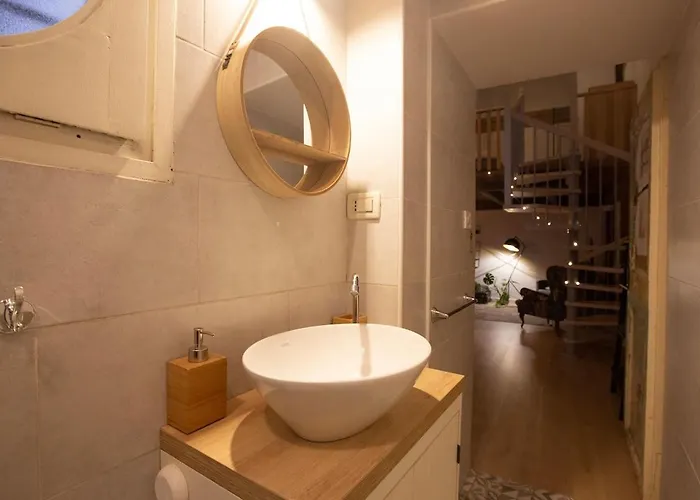 Castiglione35home, Bologna's Historic Center Lägenhet *